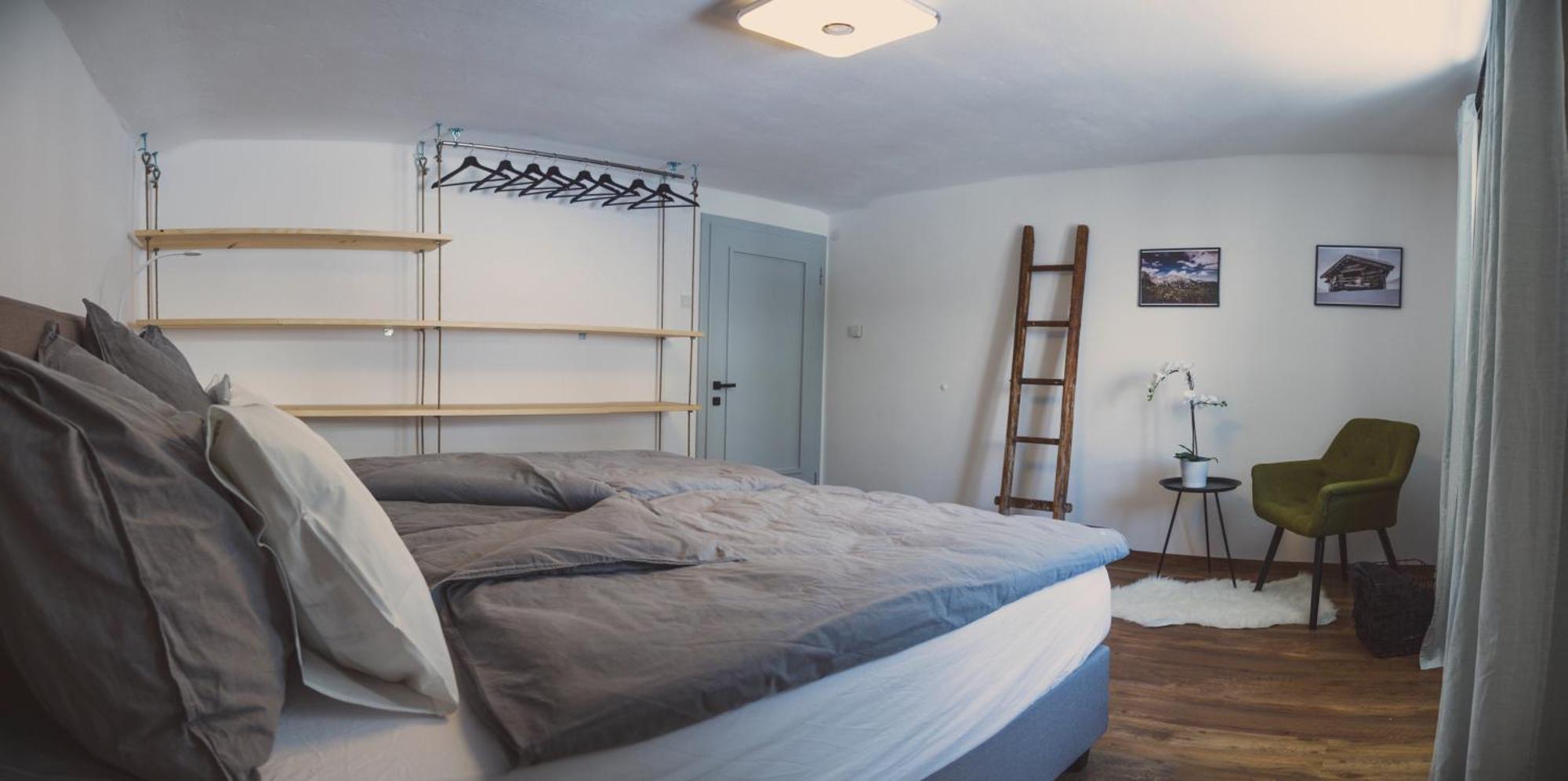 Ninetyfour Apartment *